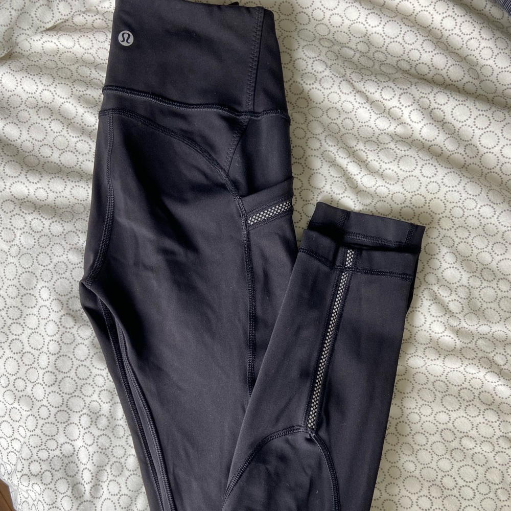 LULULEMON leggings with reflective pockets